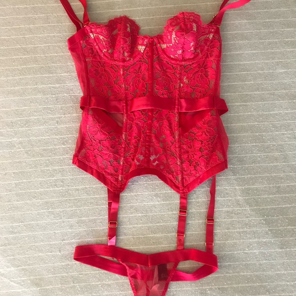 NWT Victoria’s Secret Red Lace Bustier Set | 34B Small